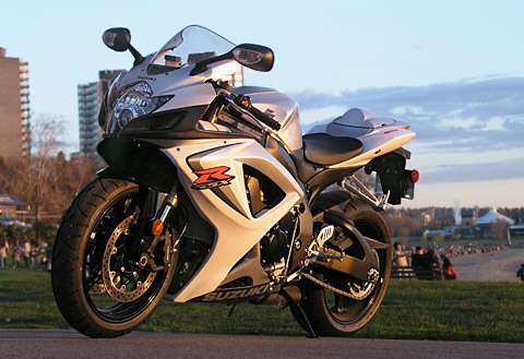 Спортбайк Suzuki GSX-R600. Продажа спортбайков.